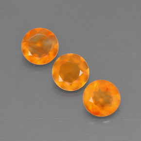 カラットの天然オレンジカーネリアン（5.01 mm・透明）