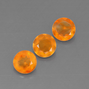 カラットの天然オレンジカーネリアン（5.01 mm・透明）