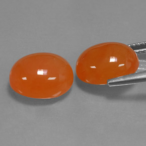 カラットの天然オレンジカーネリアン（11.1×9.1 mm・透明）