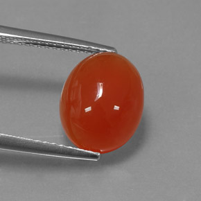 3.77カラットの天然レッドオレンジカーネリアン（11.1×9.1 mm・オーバルカット）