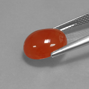 3.77カラットの天然レッドオレンジカーネリアン（11.1×9.1 mm・オーバルカット）