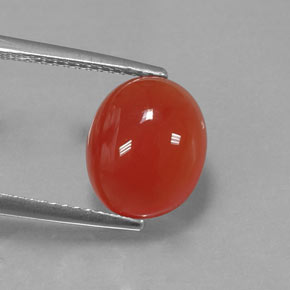 3.68カラットの天然レッドオレンジカーネリアン（10.9×9.1 mm・オーバルカット）