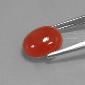 3.68カラットの天然レッドオレンジカーネリアン（10.9×9.1 mm・オーバルカット）
