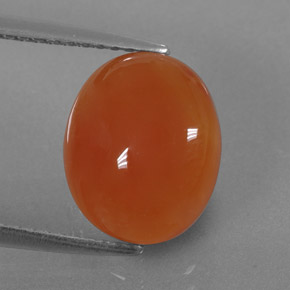3.65カラットの天然オレンジカーネリアン（11.3×9.4 mm・透明）