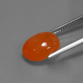 4.59カラットの天然オレンジカーネリアン（12×10 mm・オーバルカット）