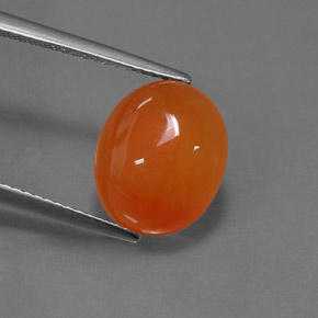 4.50カラットの天然オレンジカーネリアン（12.2×10.2 mm・オーバルカット）