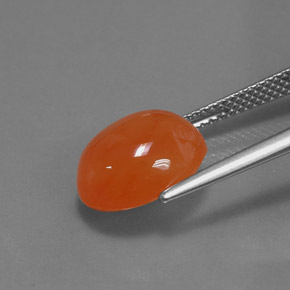 5.07カラットの天然オレンジカーネリアン（12.1×10 mm・オーバルカット）