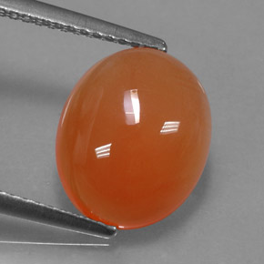 4.22カラットの天然オレンジカーネリアン（12.1×10 mm・オーバルカット）