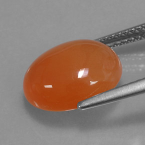 4.22カラットの天然オレンジカーネリアン（12.1×10 mm・オーバルカット）