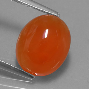 3.29カラットの天然オレンジカーネリアン（10.9×9 mm・透明）