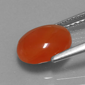 1.84カラットの天然オレンジカーネリアン（9.3×7.2 mm・透明）