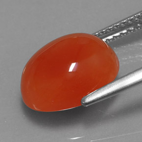 4.00カラットの天然オレンジカーネリアン（11.3×9.2 mm・透明）