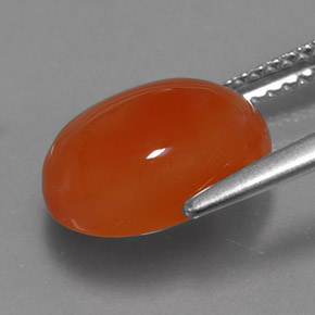 4.11カラットの天然オレンジカーネリアン（11.3×9.2 mm・透明）