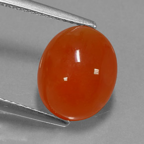 3.80カラットの天然レッドオレンジカーネリアン（11.2×9.2 mm・透明）