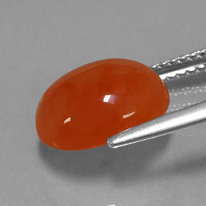 3.80カラットの天然レッドオレンジカーネリアン（11.2×9.2 mm・透明）