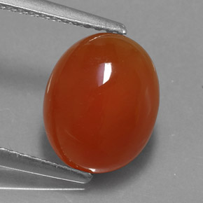 3.44カラットの天然オレンジカーネリアン（10.6×8.5 mm・透明）