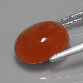 3.44カラットの天然オレンジカーネリアン（10.6×8.5 mm・透明）