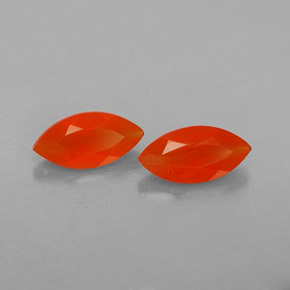 カラットの天然オレンジカーネリアン（8×4 mm・透明）