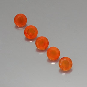 カラットの天然オレンジカーネリアン（5.11 mm・透明）