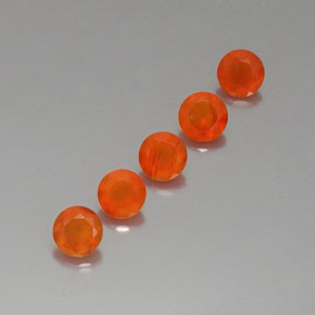 カラットの天然オレンジカーネリアン（5.11 mm・透明）