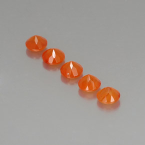 カラットの天然オレンジカーネリアン（5.11 mm・透明）