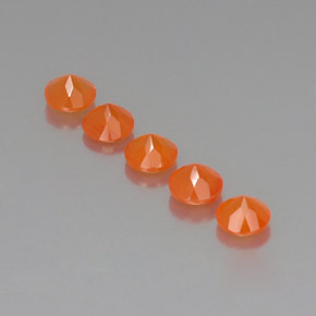カラットの天然オレンジカーネリアン（5.08 mm・透明）