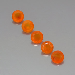 カラットの天然オレンジカーネリアン（5.06 mm・透明）