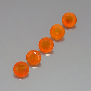 カラットの天然オレンジカーネリアン（5.06 mm・透明）