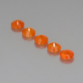 カラットの天然オレンジカーネリアン（5.06 mm・透明）