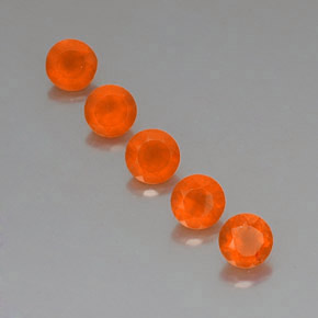カラットの天然オレンジカーネリアン（5.08 mm・透明）