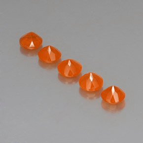 カラットの天然オレンジカーネリアン（5.08 mm・透明）