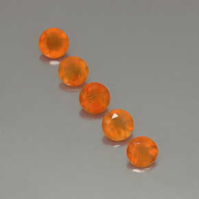 カラットの天然オレンジカーネリアン（5.05 mm・透明）