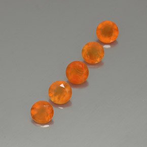 カラットの天然オレンジカーネリアン（5.05 mm・透明）