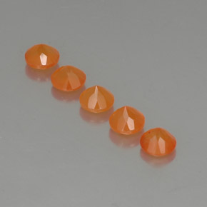 カラットの天然オレンジカーネリアン（5.10 mm・透明）