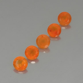 カラットの天然オレンジカーネリアン（5.01 mm・透明）