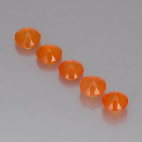 カラットの天然オレンジカーネリアン（5.03 mm・透明）