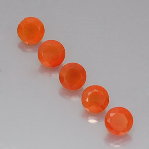 カラットの天然オレンジカーネリアン（5.09 mm・透明）