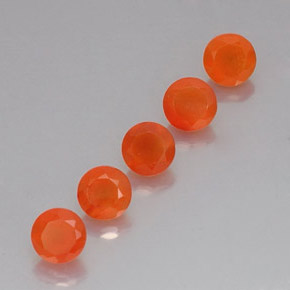 カラットの天然オレンジカーネリアン（5.09 mm・透明）