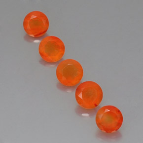 カラットの天然オレンジカーネリアン（5.10 mm・透明）