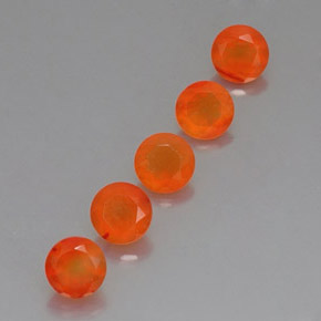 カラットの天然オレンジカーネリアン（5.10 mm・透明）