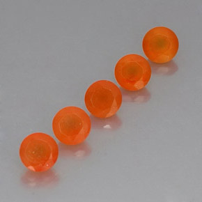 カラットの天然オレンジカーネリアン（5.13 mm・透明）