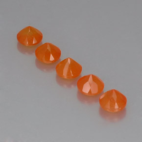 カラットの天然オレンジカーネリアン（5.13 mm・透明）