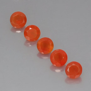 カラットの天然オレンジカーネリアン（5.03 mm・透明）