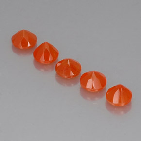 カラットの天然オレンジカーネリアン（5.03 mm・透明）