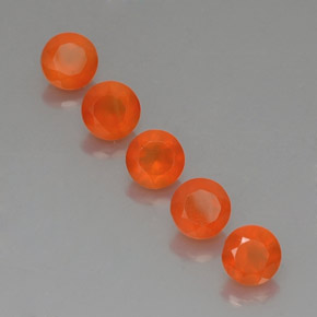 カラットの天然オレンジカーネリアン（5.11 mm・透明）