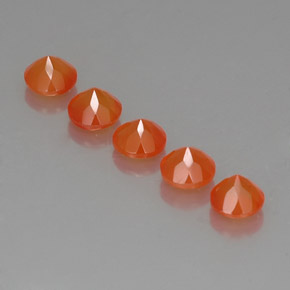 カラットの天然オレンジカーネリアン（5.11 mm・透明）