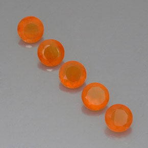 カラットの天然オレンジカーネリアン（5.07 mm・透明）