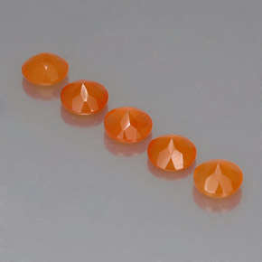 カラットの天然オレンジカーネリアン（5.07 mm・透明）