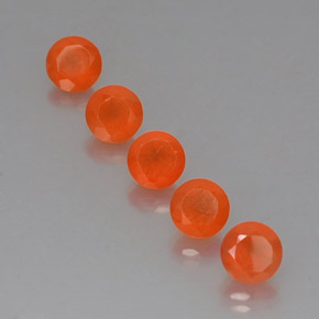 カラットの天然オレンジカーネリアン（5.00 mm・透明）