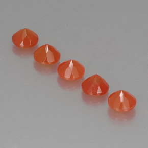 カラットの天然オレンジカーネリアン（5.08 mm・透明）